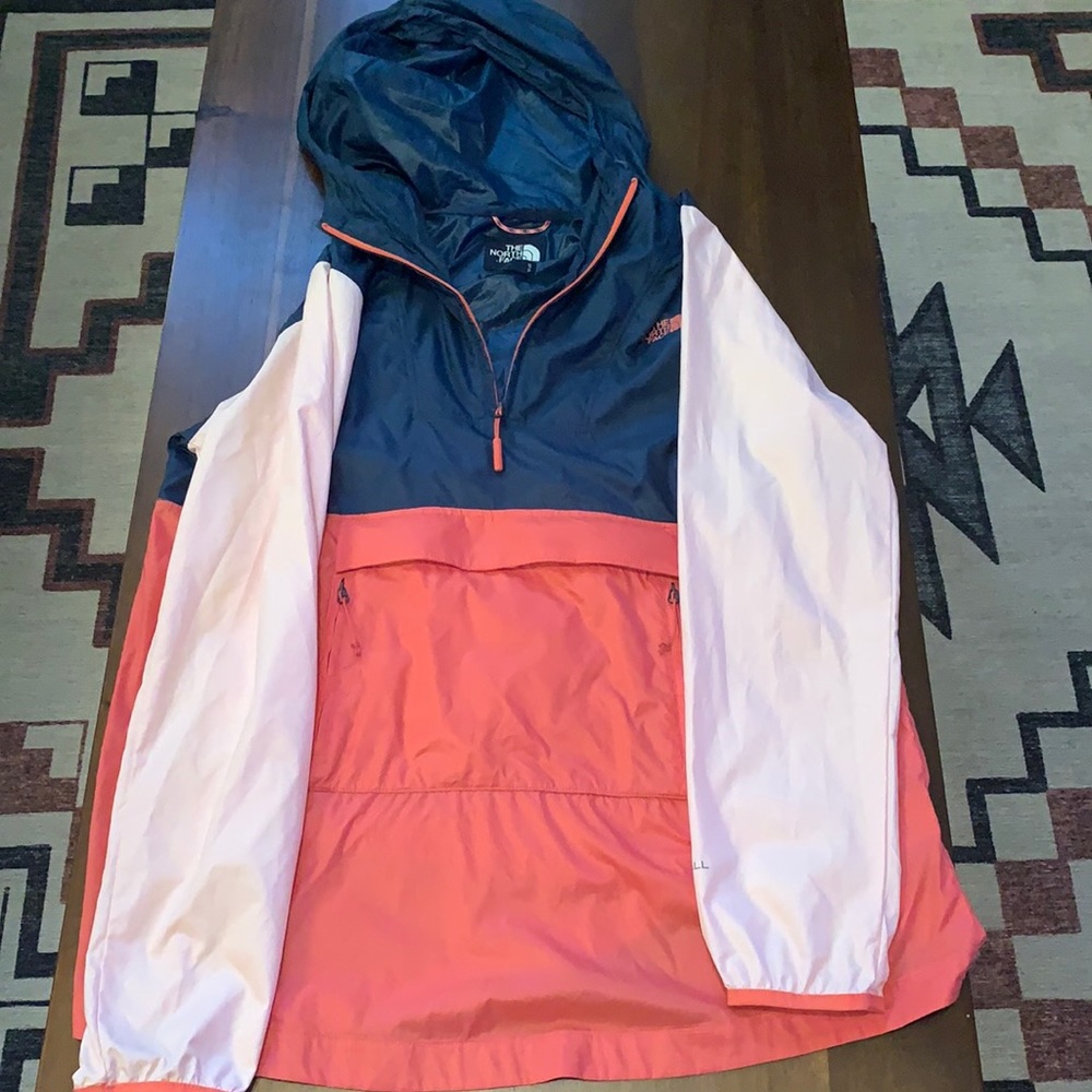 Women’s Small The North Face pull over rain jacket.